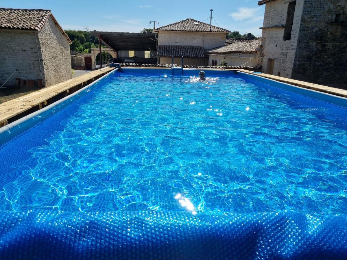Le Verger Des Noyer Relaxing Getaway With Private Pool Mairé-l'Eveseault Exteriér fotografie